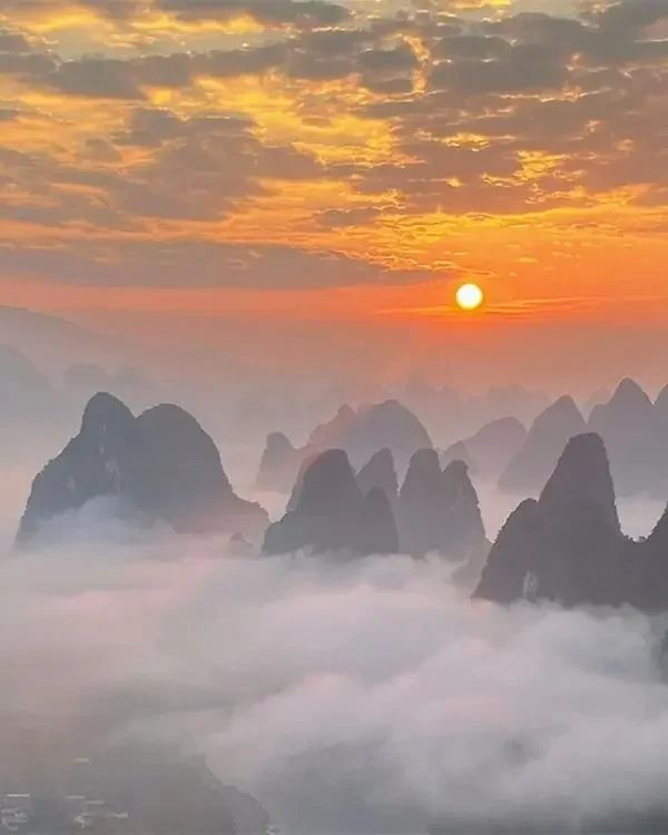 Sunrise over the Li River